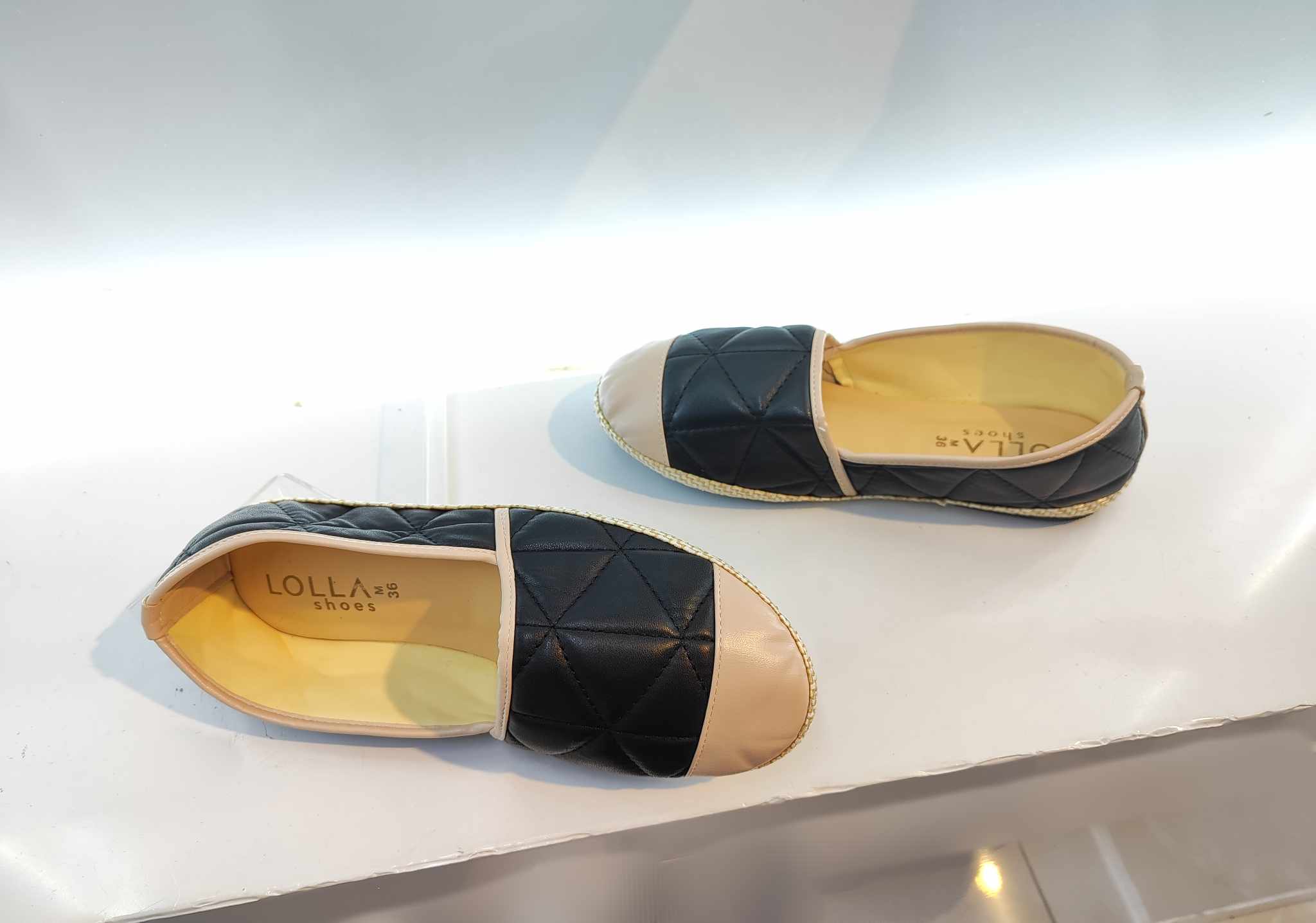 Lolla M438 Big Paung Ei Flat Shoe - Image 5