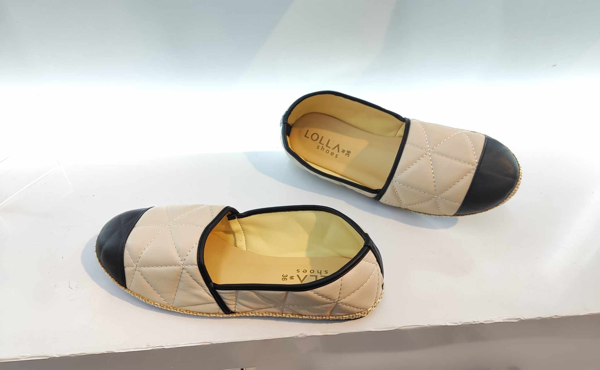Lolla M438 Big Paung Ei Flat Shoe - Image 6