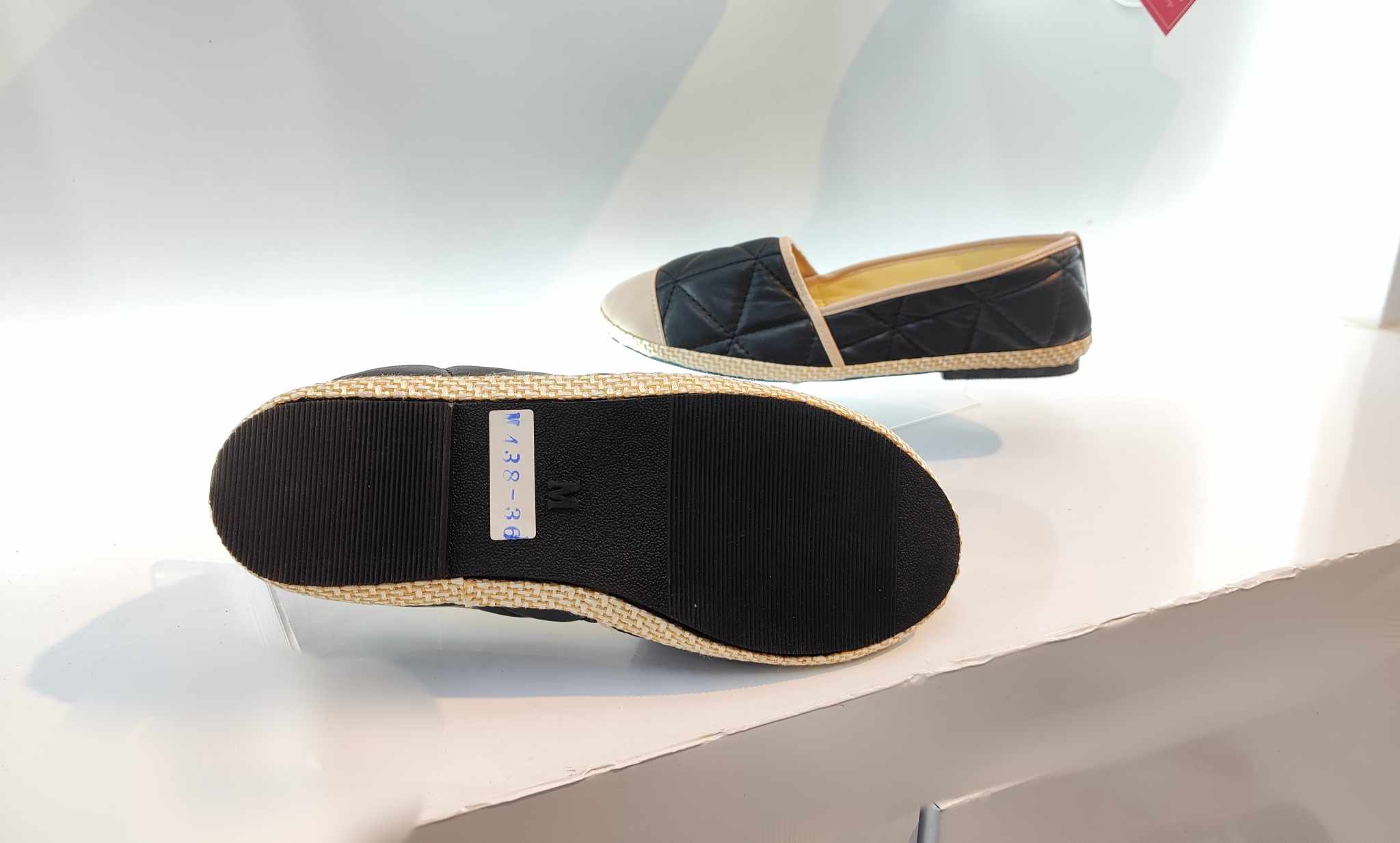 Lolla M438 Big Paung Ei Flat Shoe - Image 8