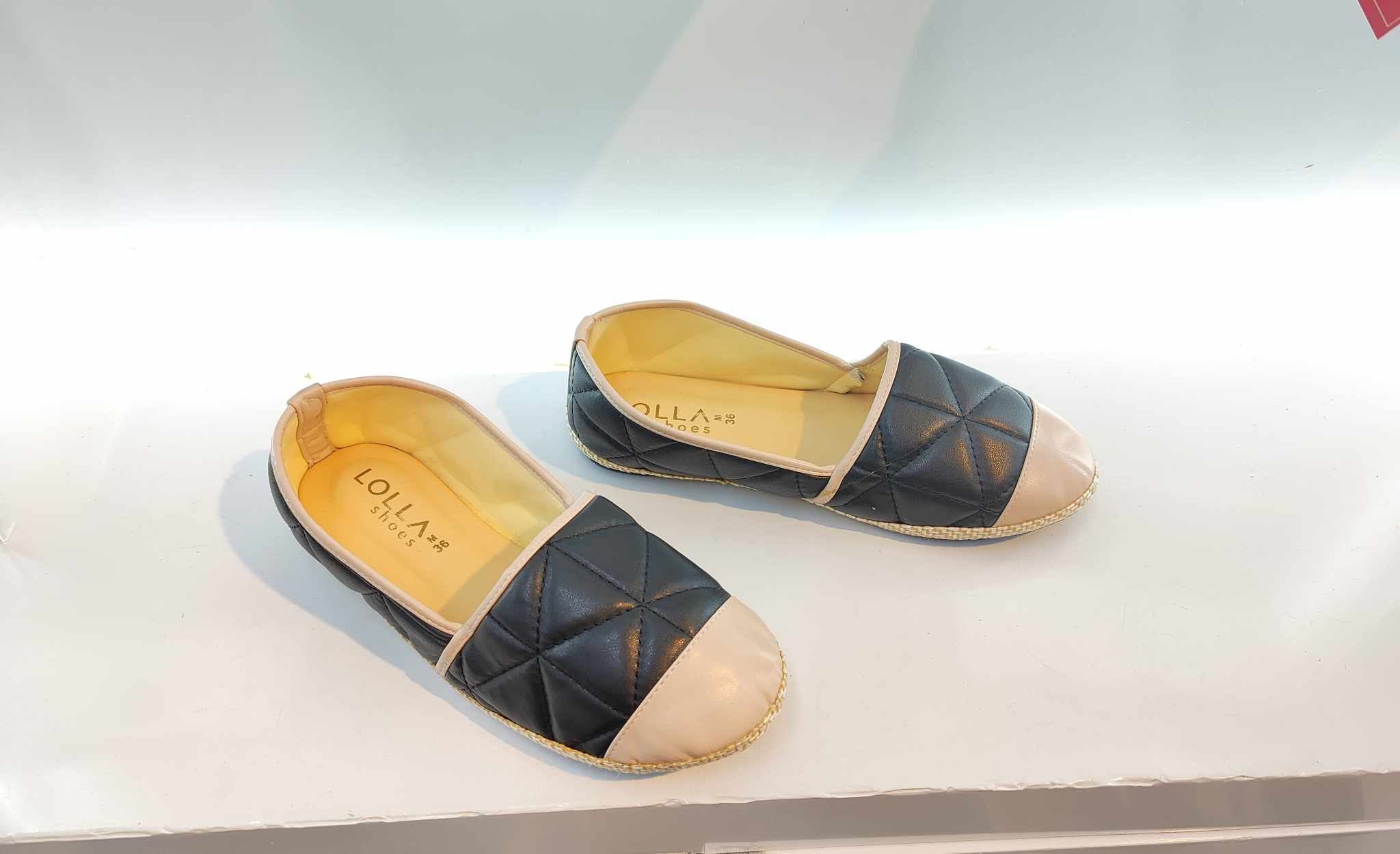 Lolla M438 Big Paung Ei Flat Shoe - Image 11