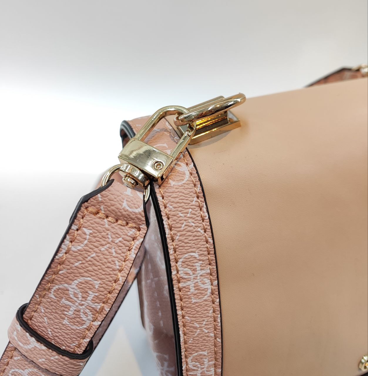 Guess Bag - Image 5