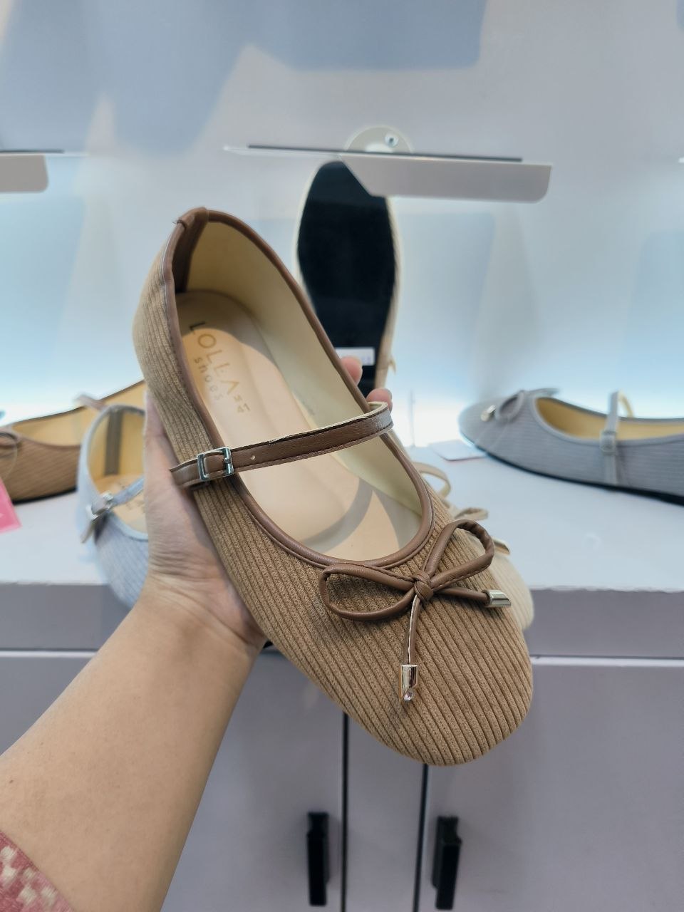 Lolla M549 / GG49 Corduroy Flat Shoe - Image 4