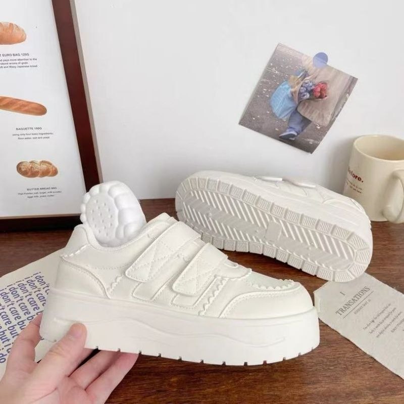 A21 All White Girly Kat Kwar - Image 4
